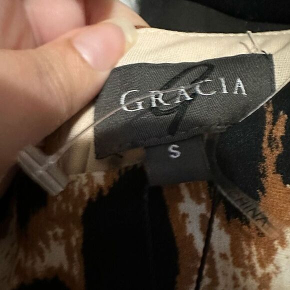 Gracia Leopard Print Dress. Gracia animal print dress, Cinched sides, Fit & Flar - Picture 6 of 10